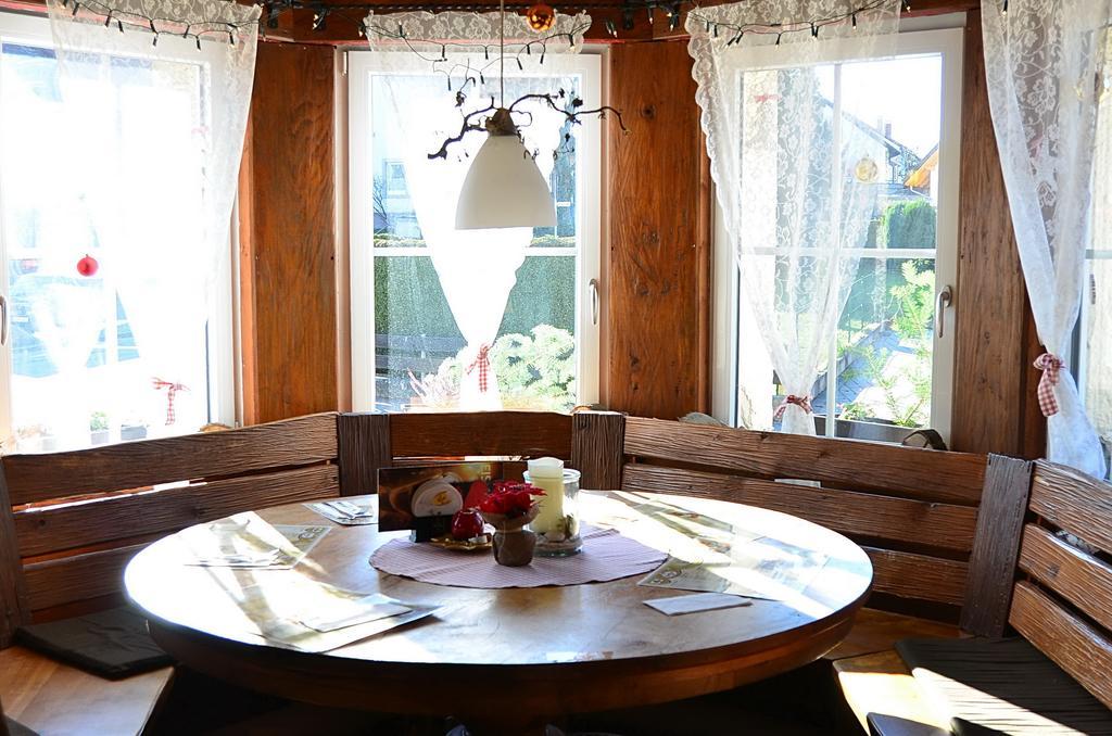 Hotel "Cafe Verkehrt" - Wellcome Motorbiker, Berufsleute Und Reisende Im Schwarzwald Oberhof  Eksteriør billede
